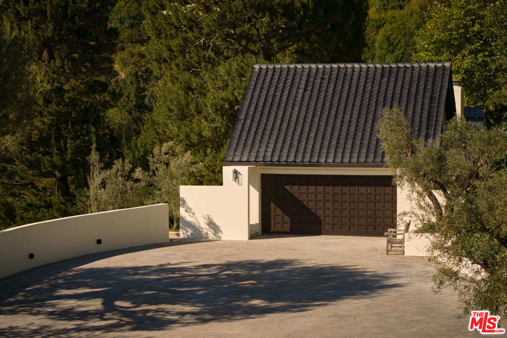 851 Strada Vecchia Road Property Photo 29