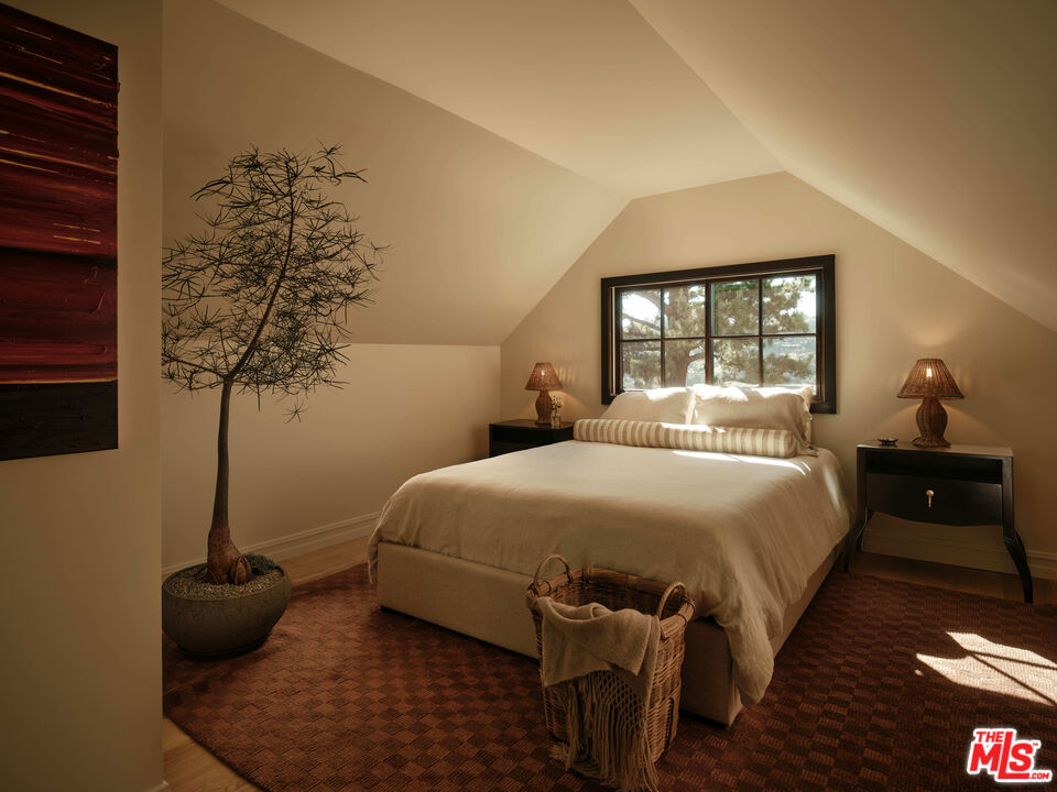 851 Strada Vecchia Road Property Photo 34