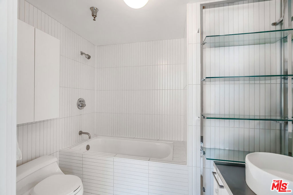 6253 Hollywood Boulevard 901 Property Photo 7