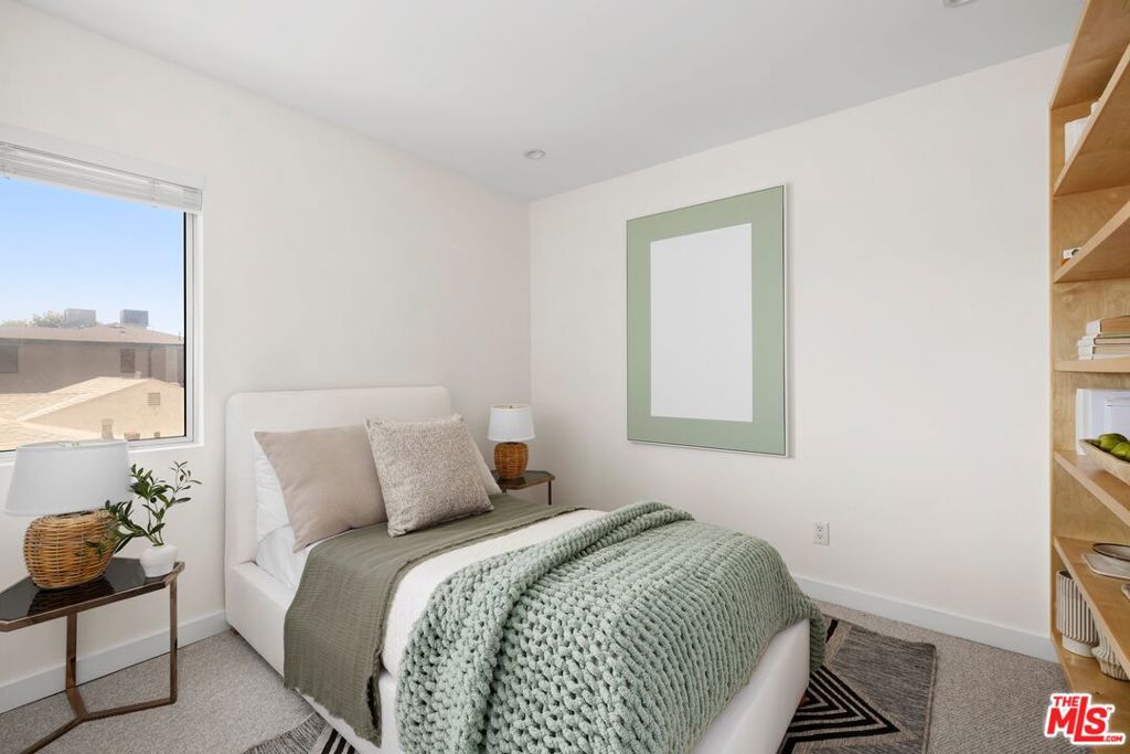 12545 Walsh Avenue Property Photo 13