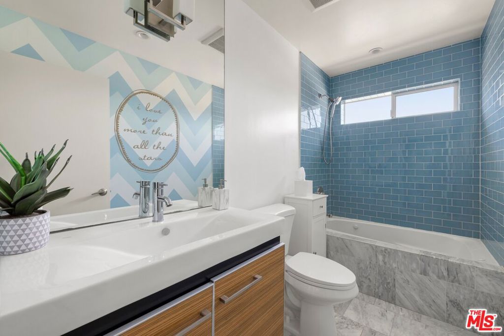 12545 Walsh Avenue Property Photo 15