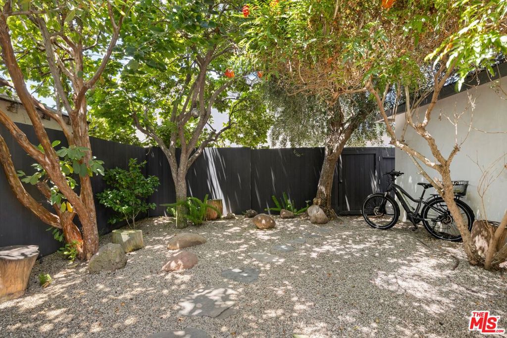 12545 Walsh Avenue Property Photo 26