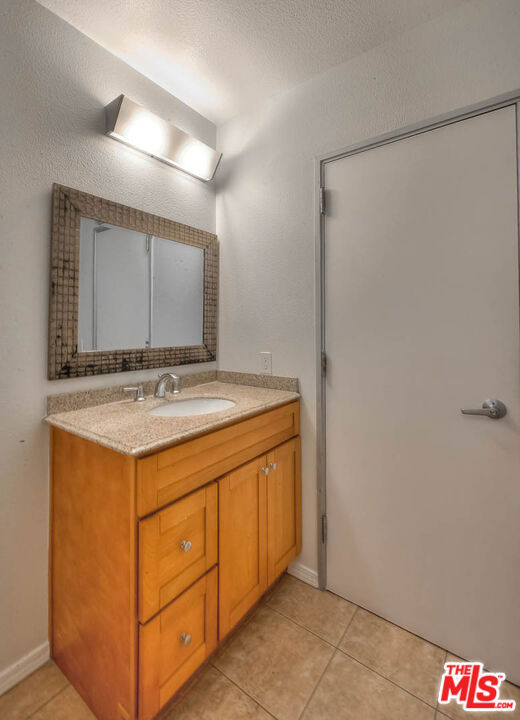 302 E 19th Street 7 Property Photo 20