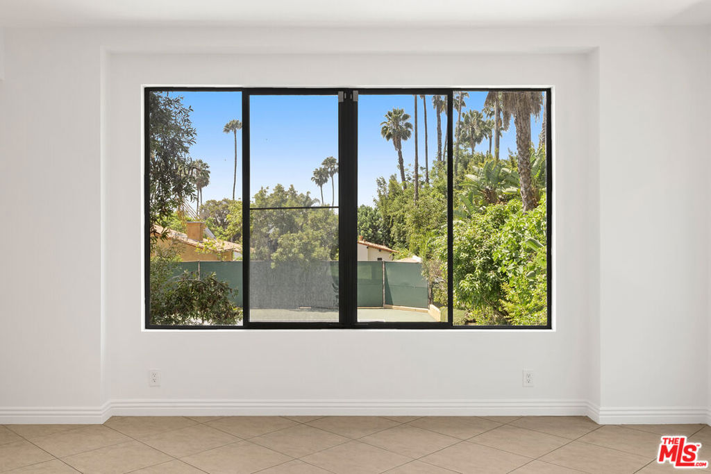 1121 La Collina Drive Property Photo 3