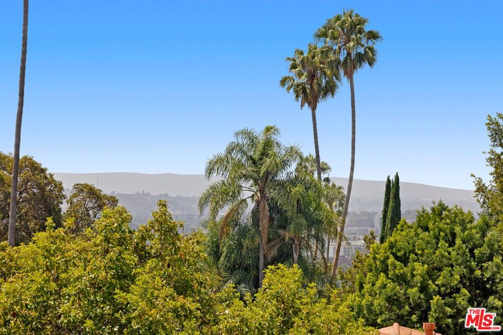 1121 La Collina Drive Property Photo 15