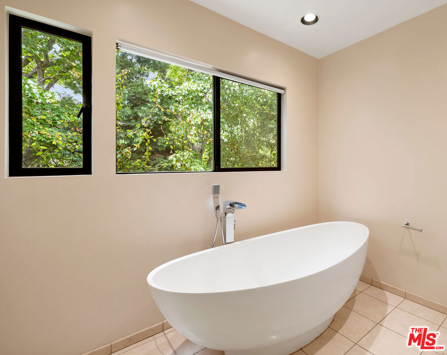 1121 La Collina Drive Property Photo 17