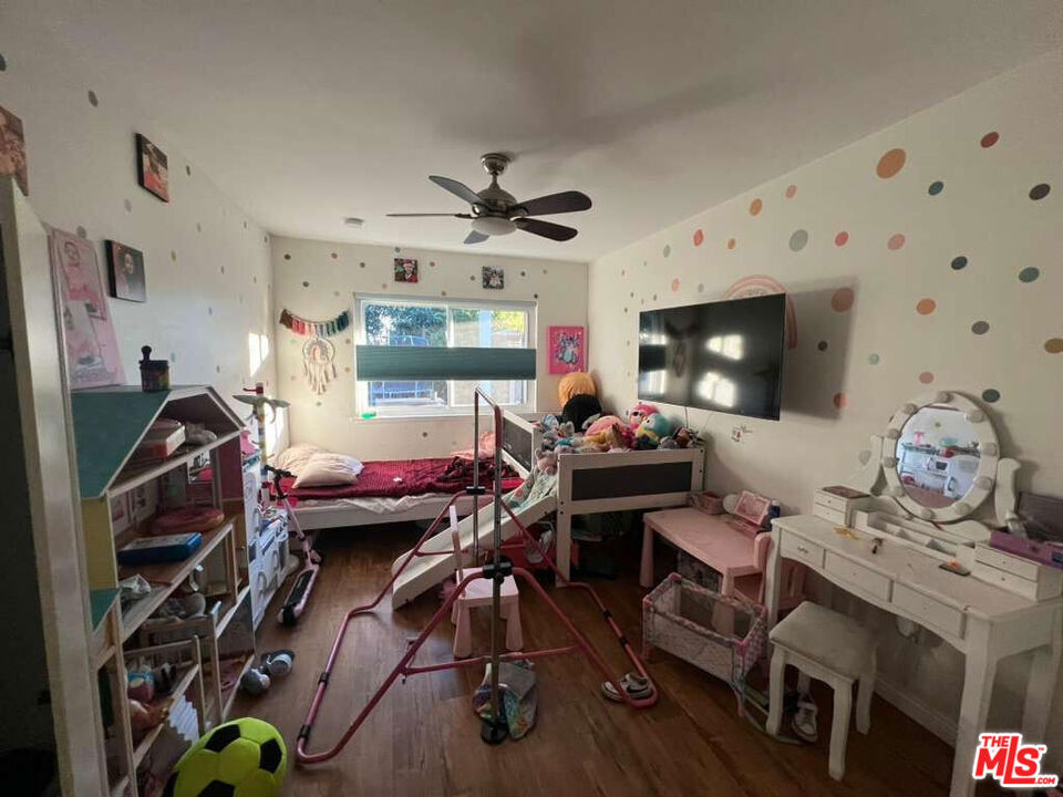 17014 Rinaldi Street Property Photo 9