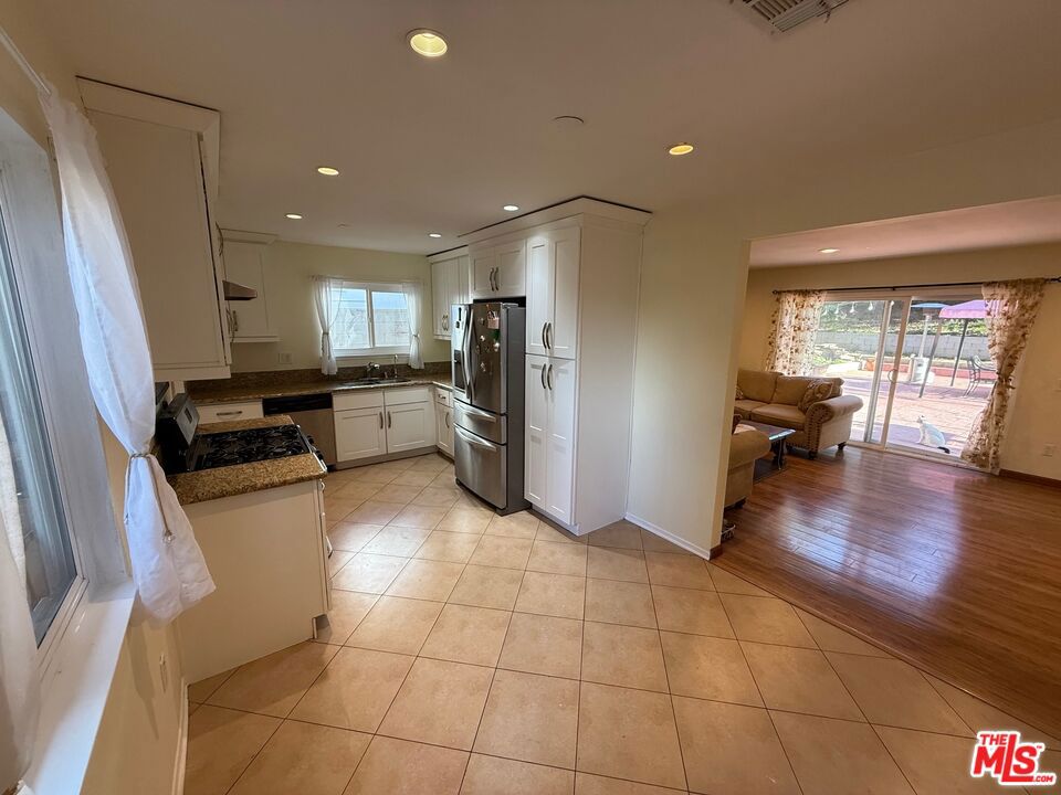 11648 Prager Avenue Property Photo 4
