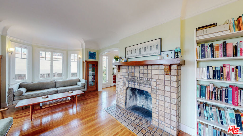 3627 Crestmont Avenue Property Photo 7