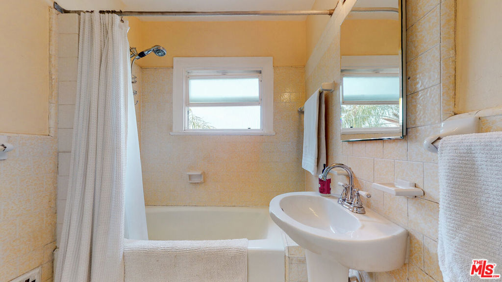 3627 Crestmont Avenue Property Photo 24