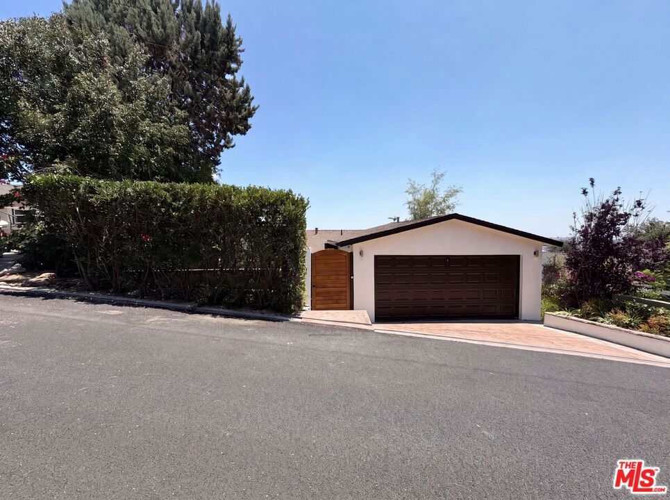 176 Waverly Drive Property Photo 1