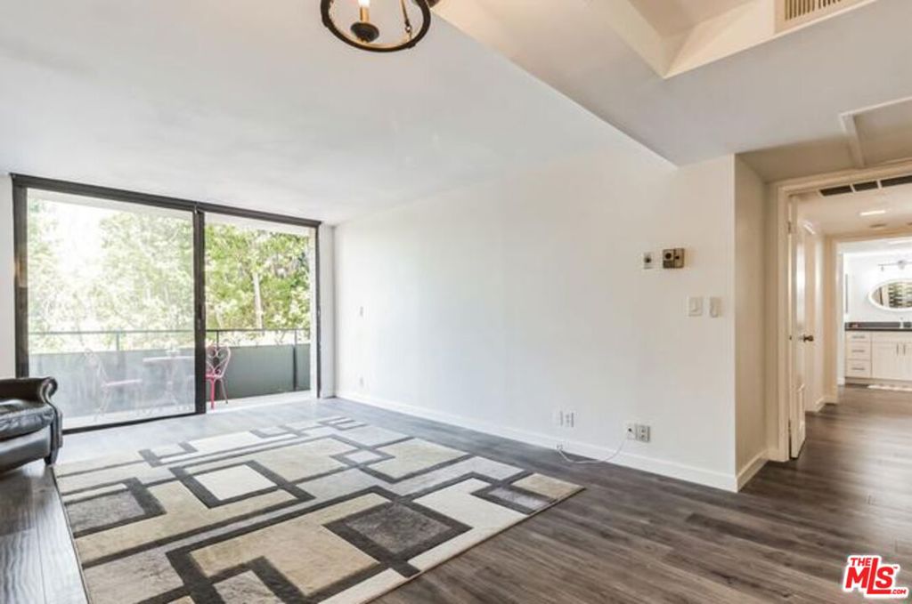 10535 Wilshire Boulevard 404 Property Photo 12