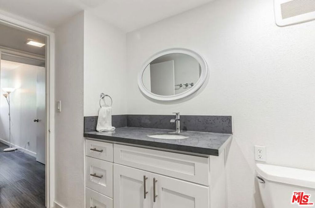 10535 Wilshire Boulevard 404 Property Photo 14