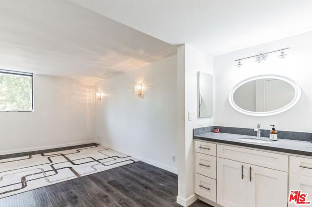 10535 Wilshire Boulevard 404 Property Photo 22