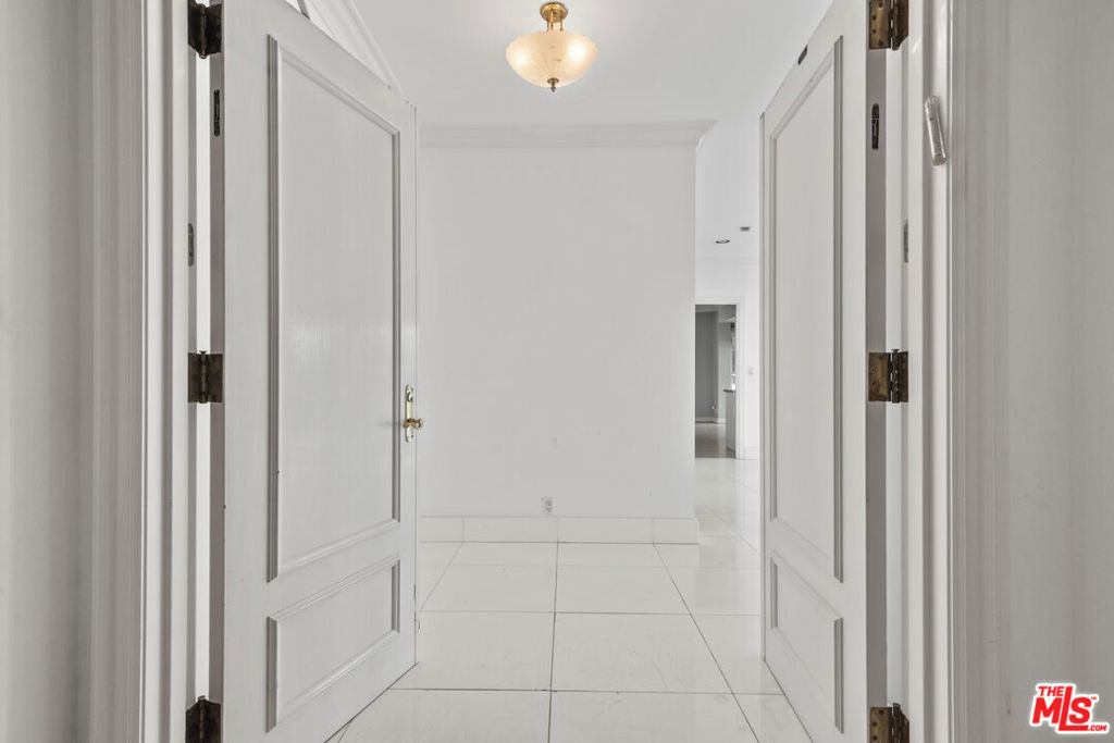 10580 Wilshire Boulevard 6nw Property Photo 3