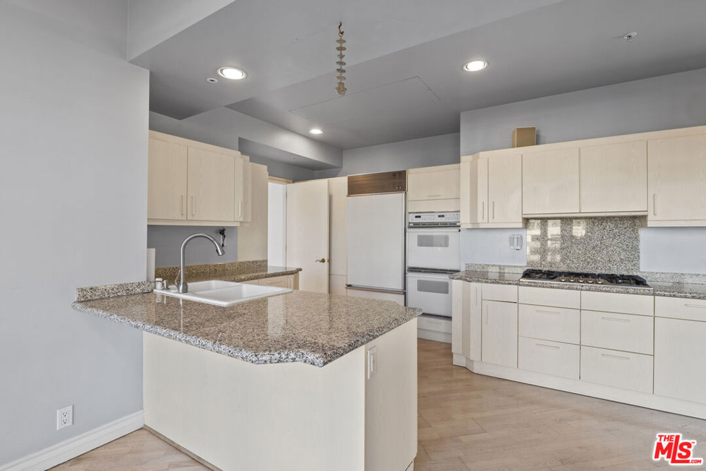 10580 Wilshire Boulevard 6nw Property Photo 8