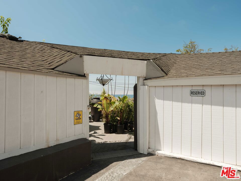 21201 Pacific Coast Highway Property Photo 4