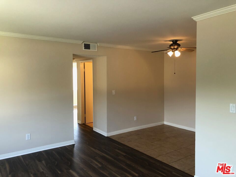 2005 Grismer Avenue Property Photo 12