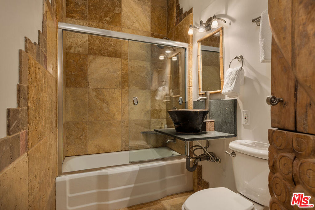 716 Rochedale Way Property Photo 13