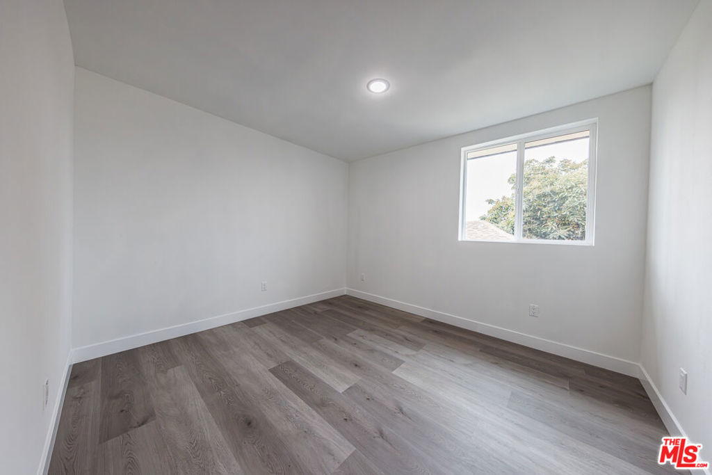 1617 W 55th Street Property Photo 6
