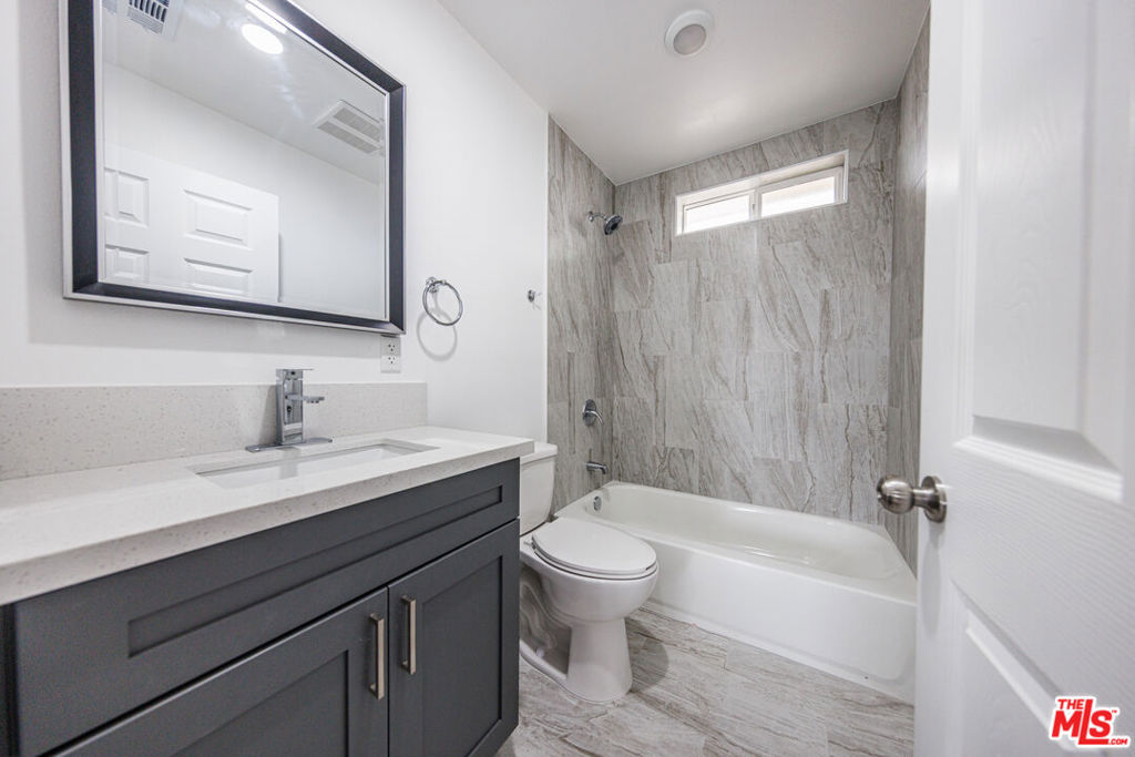 1617 W 55th Street Property Photo 11