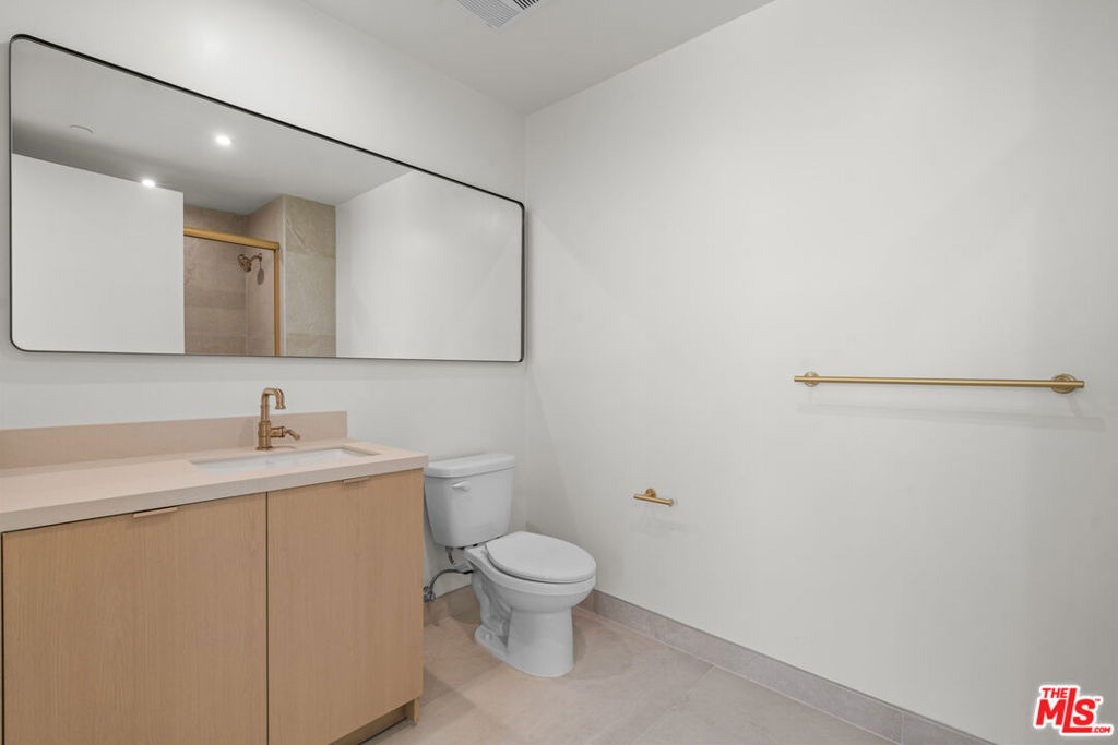 1808 Lincoln Boulevard 413 Property Photo 12