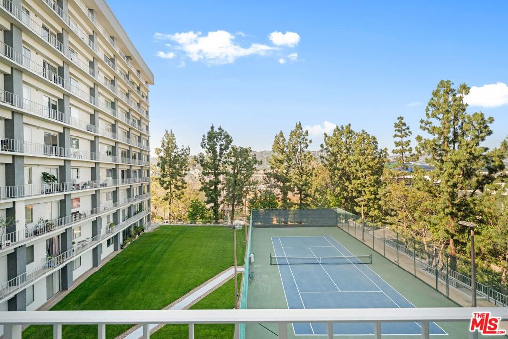 100 S Doheny Drive 514 Property Photo 7