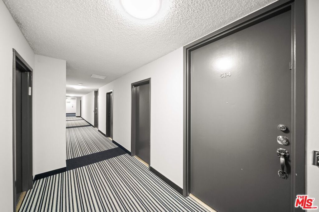 100 S Doheny Drive 514 Property Photo 21