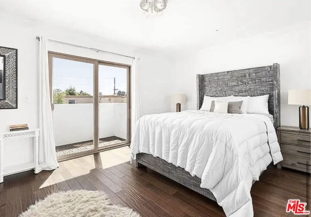 1621 Barry Avenue Ph3 Property Photo 8