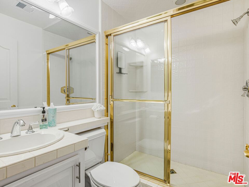 6111 County Oak Road Property Photo 15