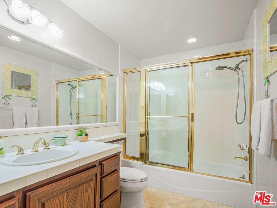 6111 County Oak Road Property Photo 25