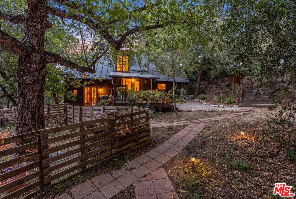 2521 Topanga Skyline Drive Property Photo 1