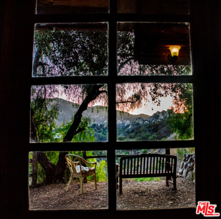 2521 Topanga Skyline Drive Property Photo 7