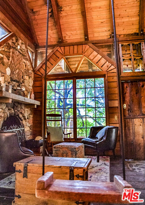 2521 Topanga Skyline Drive Property Photo 9