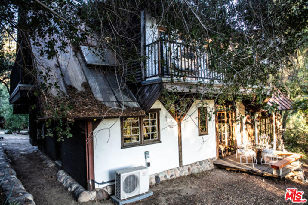 2521 Topanga Skyline Drive Property Photo 23