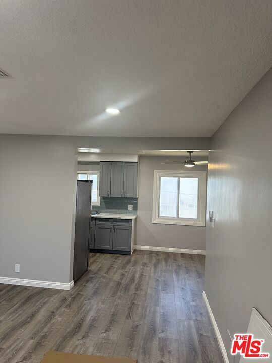711 Larch Street 10 Property Photo 3
