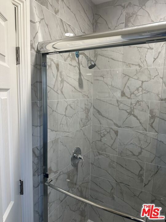 711 Larch Street 10 Property Photo 6