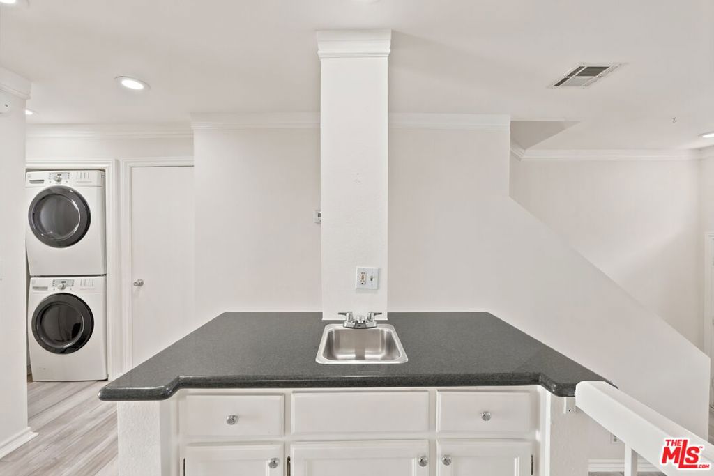 14937 Sherman Way 2 Property Photo 12