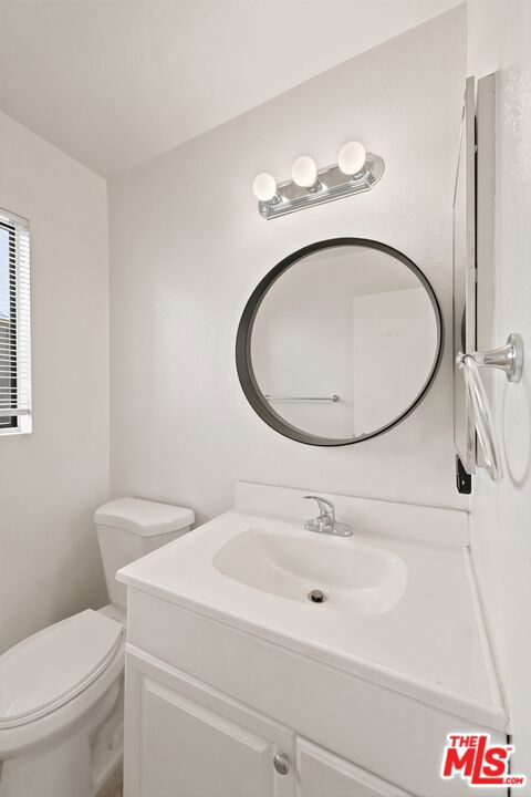 14937 Sherman Way 2 Property Photo 15