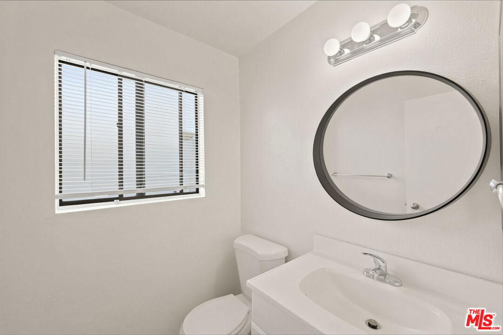 14937 Sherman Way 2 Property Photo 16