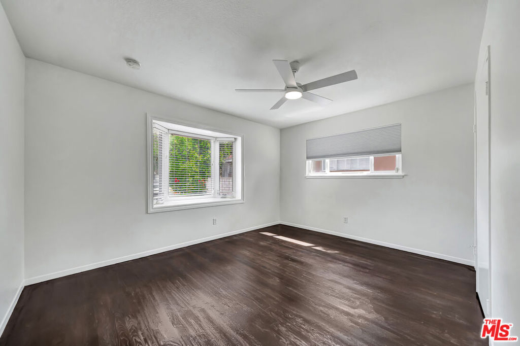 23008 Hamlin Street Property Photo 18
