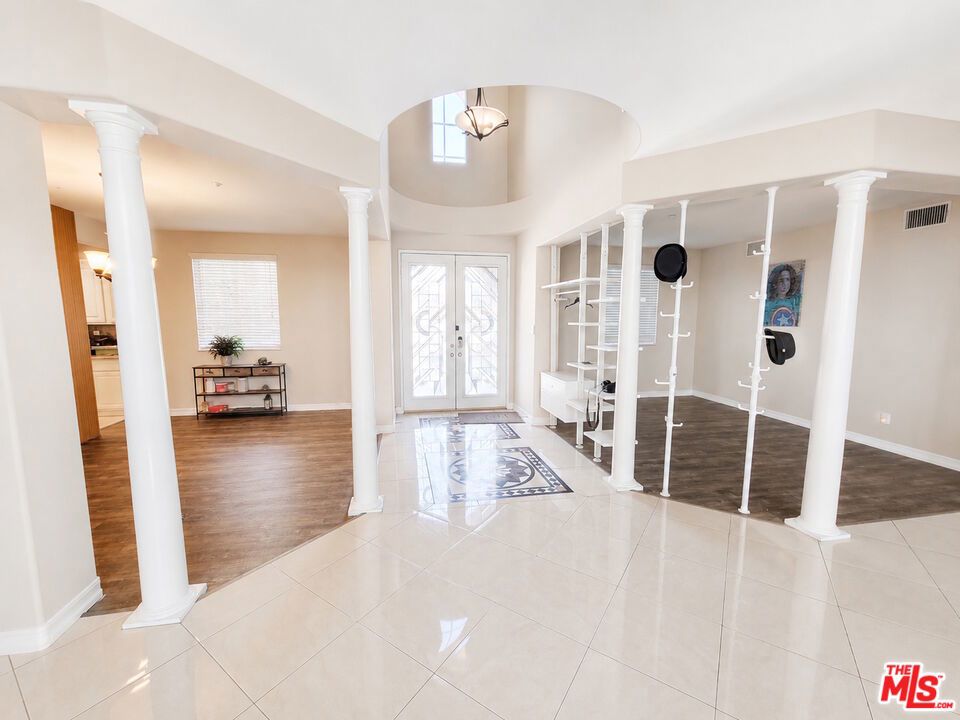 11563 Trailway Drive Property Photo 3