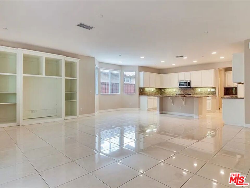 11563 Trailway Drive Property Photo 4