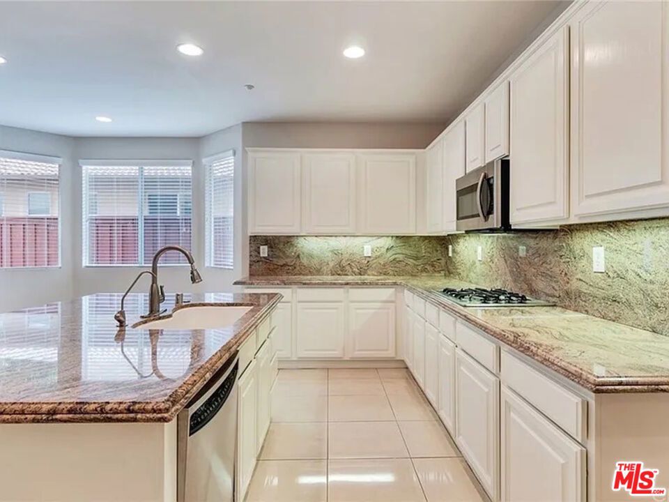11563 Trailway Drive Property Photo 6