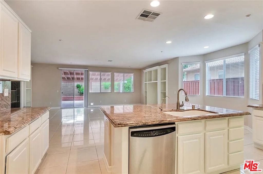 11563 Trailway Drive Property Photo 8