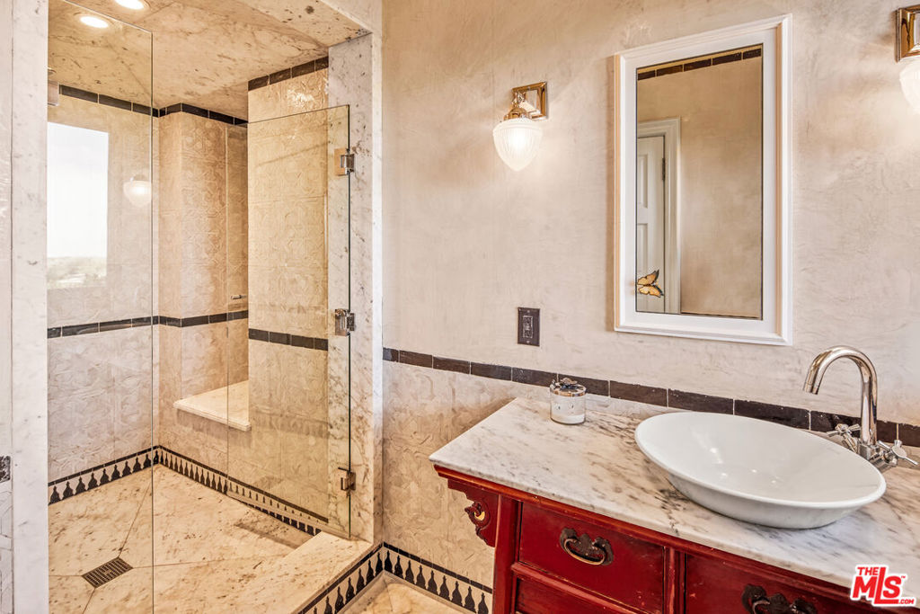 28980 Cliffside Drive Property Photo 26