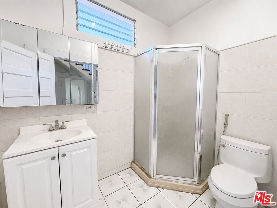 1186 W 37th Drive Property Photo 10