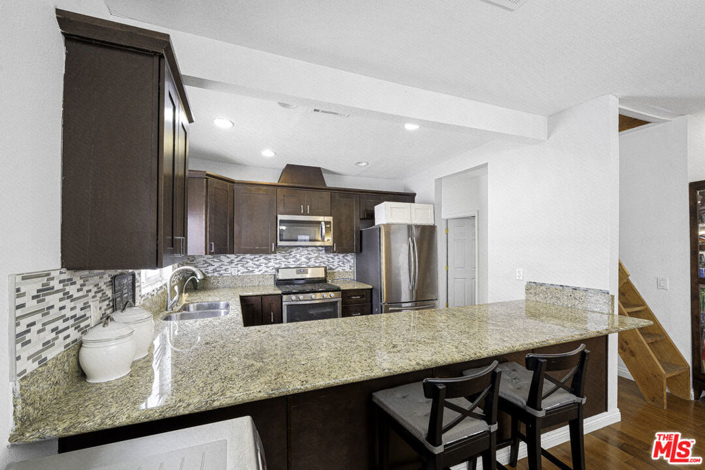 416 N Serrano Avenue Property Photo 2
