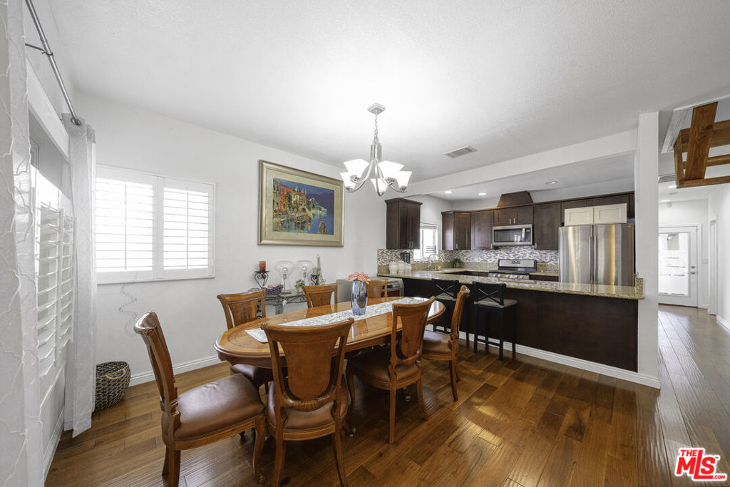 416 N Serrano Avenue Property Photo 4