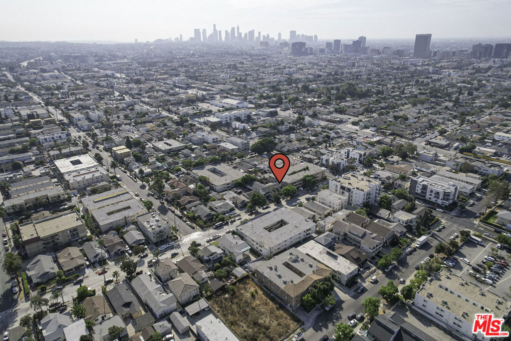 416 N Serrano Avenue Property Photo 14